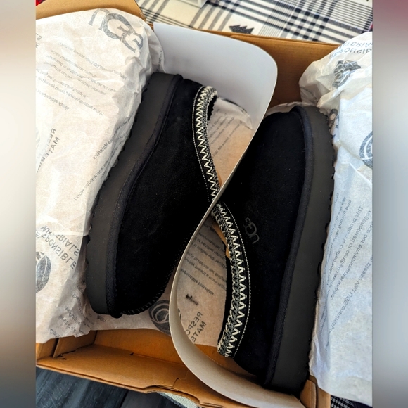 Ugg Tasman Slippers - Picture 5 of 5